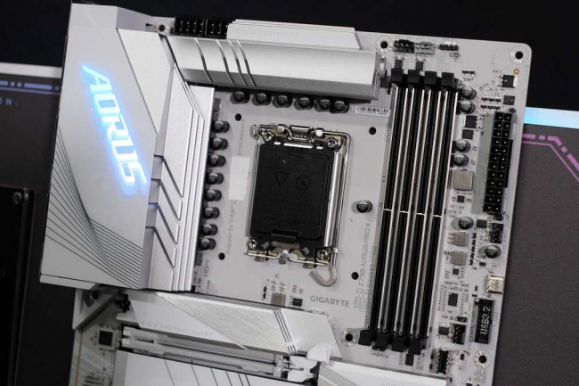 Socket LGA 1700 d'Intel